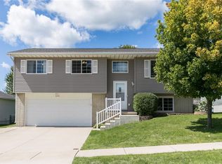 690 Emerald St, Marion, IA 52302
