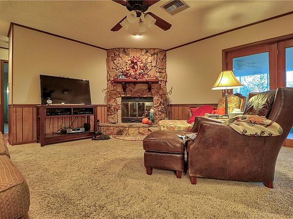 4th image of 304 Orchard Dr