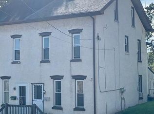 218 Chestnut St, Spring City, PA 19475