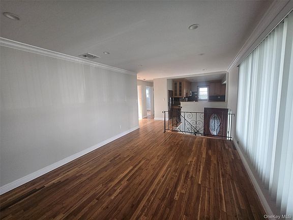 5th image of 25 Ripley Dr