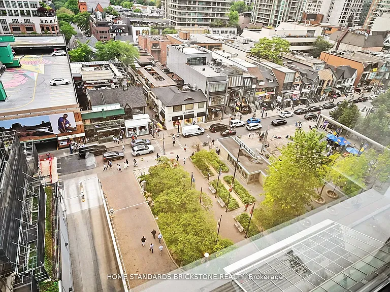 110 Bloor St W #1009 — Photo 45