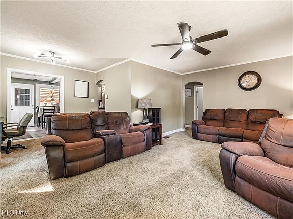 4th image of 2333 Blue Ave