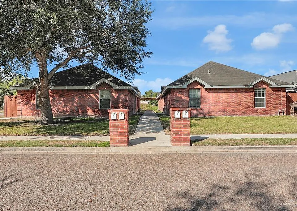 1821 W Portales Dr #2