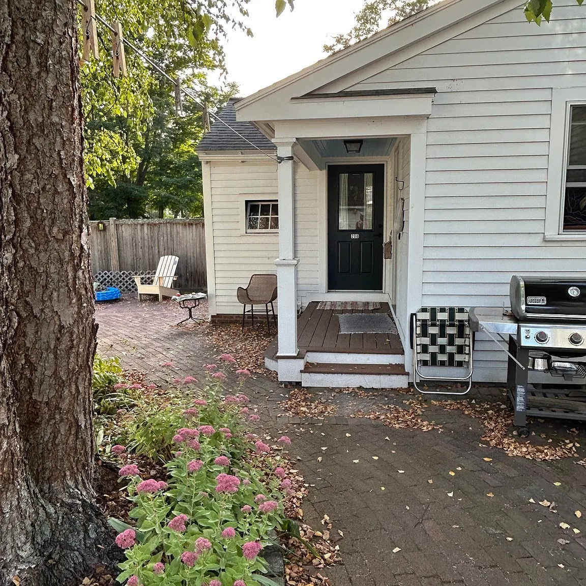 1 bed, 1.0 bath, 408 sqft, $17,050 — Photo 2