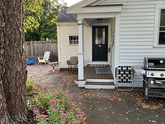 2nd image of 208 Union St Unit 2