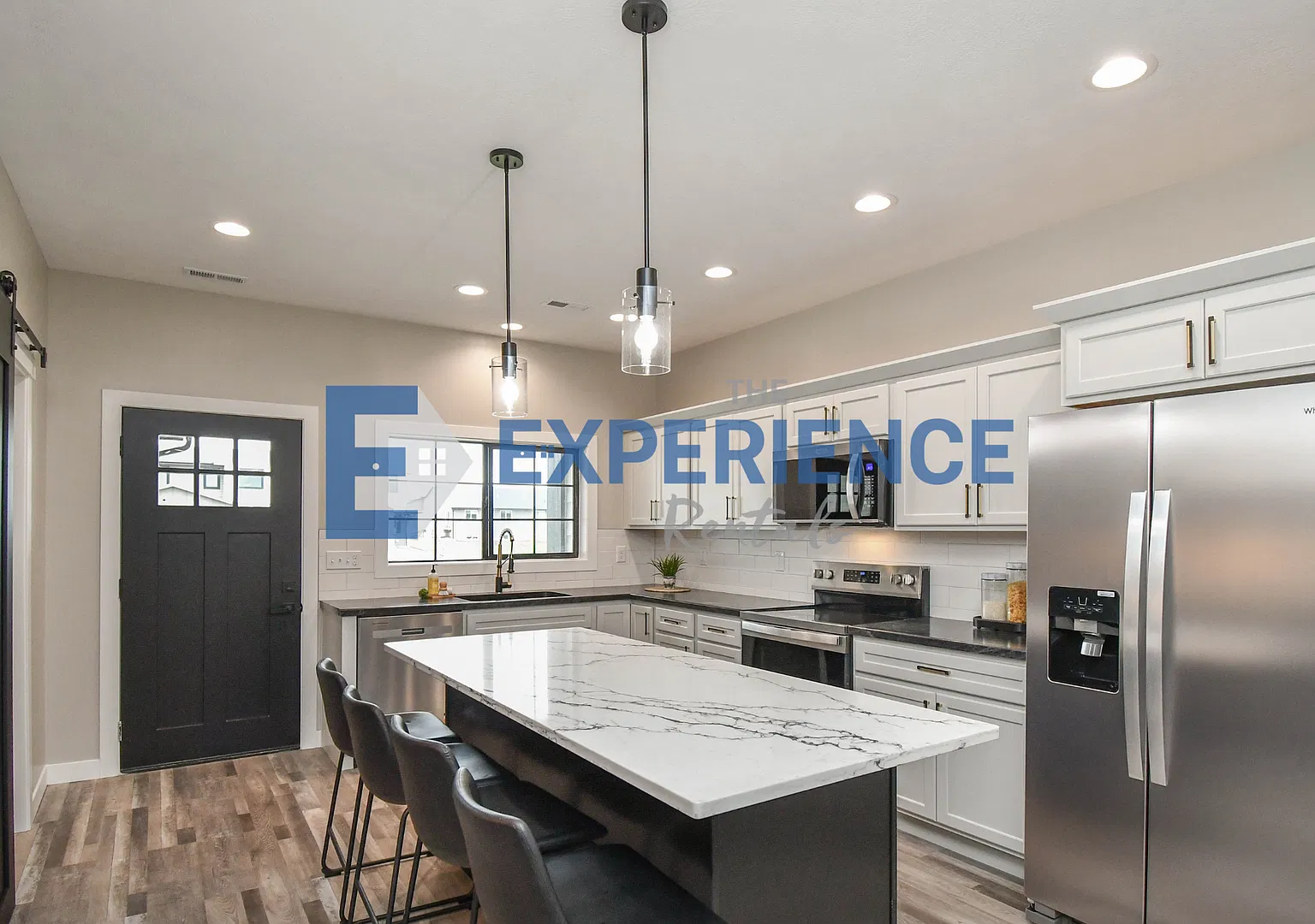 Spacious 3-Bedroom Twinhome for Rent in Lennox! — Photo 2