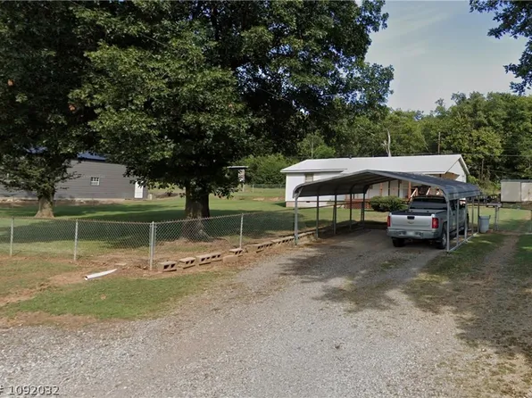 904 S Church St, Poteau, OK 74953