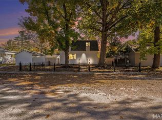 2109 S 3rd St, Fayetteville, IL 62258