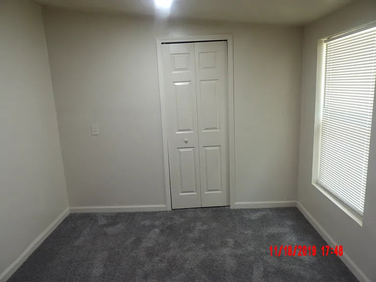 1716 N Jordan Ave — Photo 24