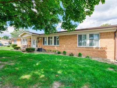 19337 E Thirteen Mile Rd, Roseville, MI, 48066