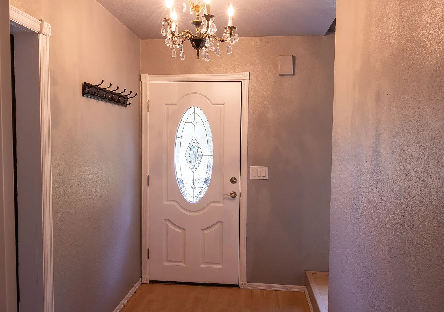 Rare Rental Opportunity: Premium 3-BR Home with Panoramic Views — Photo 2