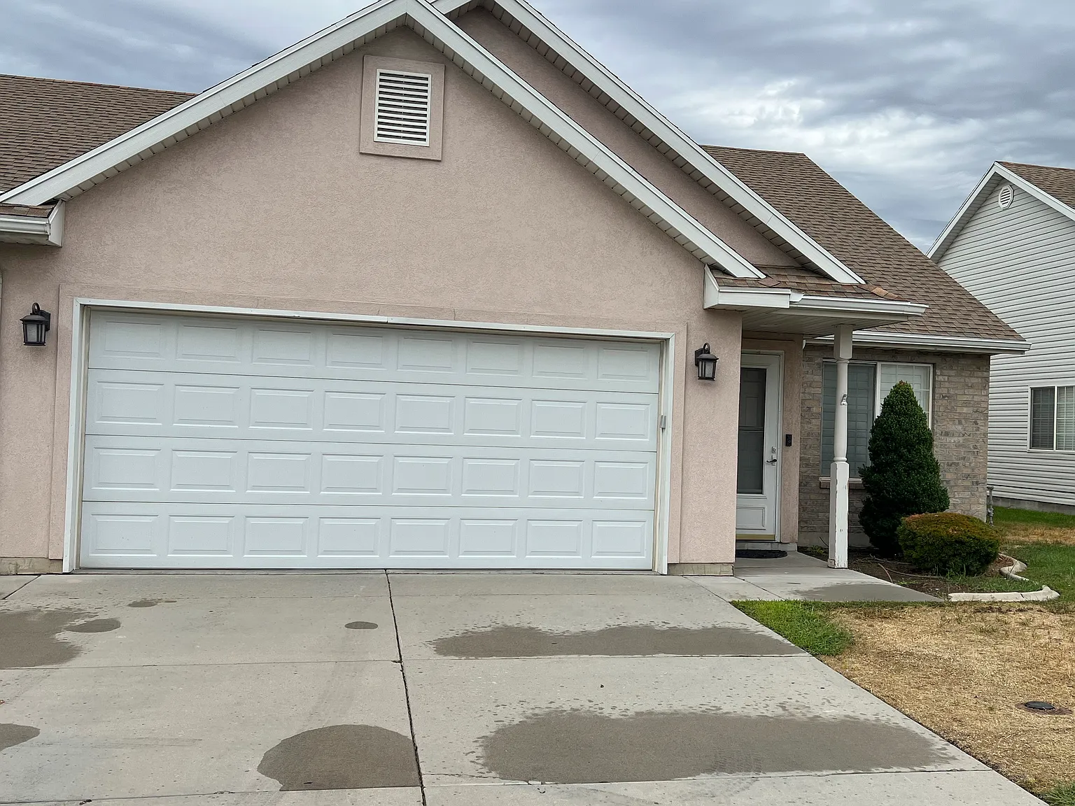 2 bed, 1345 sqft, $2,150 — Photo 2
