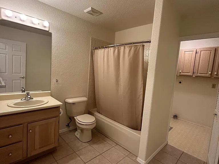 1331 E Parkway Dr #1 — Photo 8