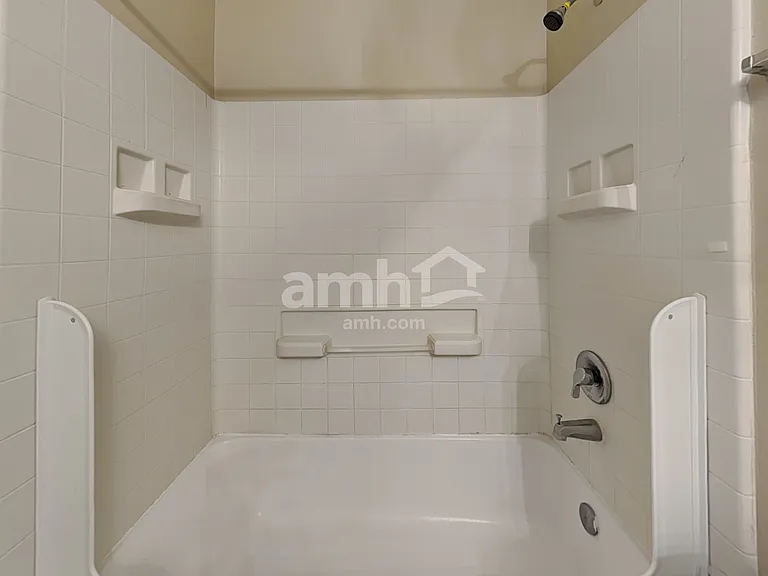 22270 Queenbury Hills Dr — Photo 10