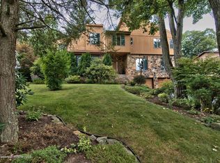 1402 Spyglass Ln, Clarks Summit, PA 18411