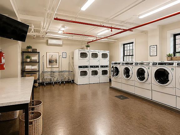 4th image of 780 Riverside Dr APT 11D