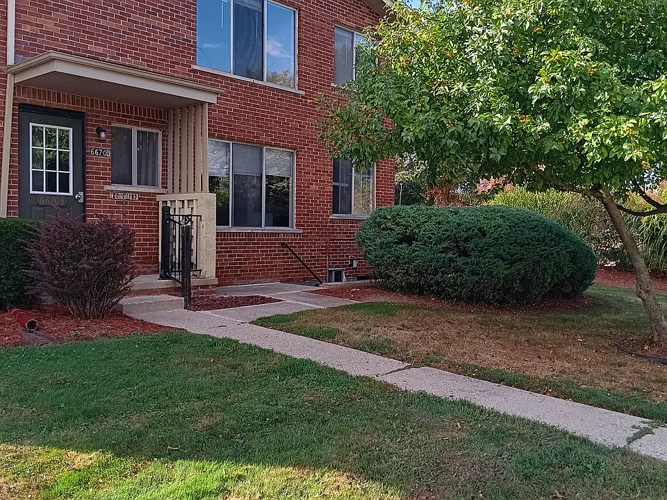 66704 Van Dyke Ave #6