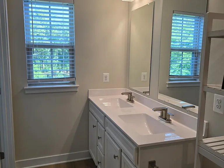 MBR - Bathroom
