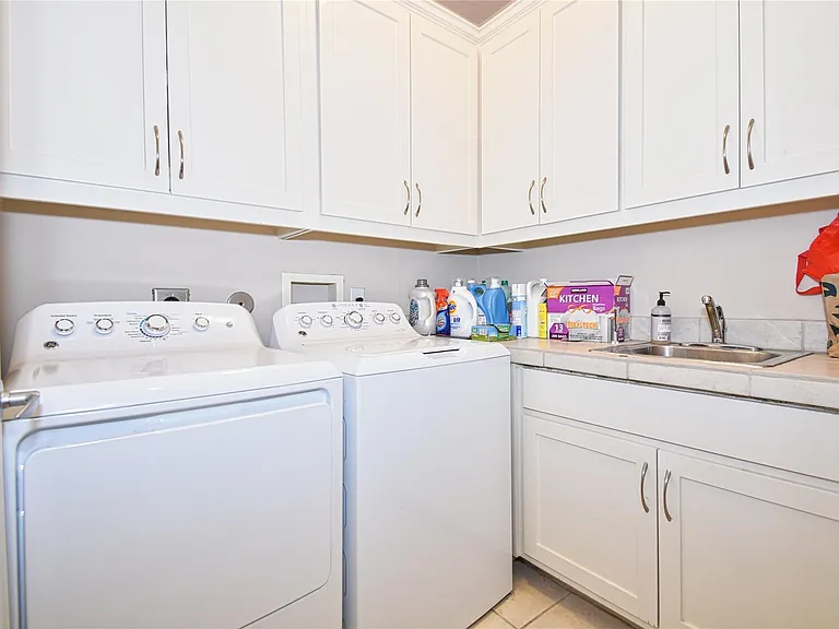 2406 Dorrington St #C — Photo 19