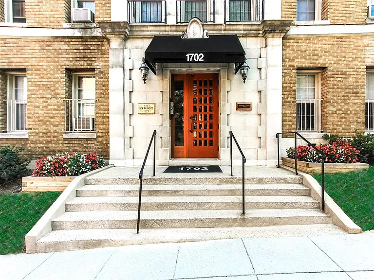 Parkside — Photo 1