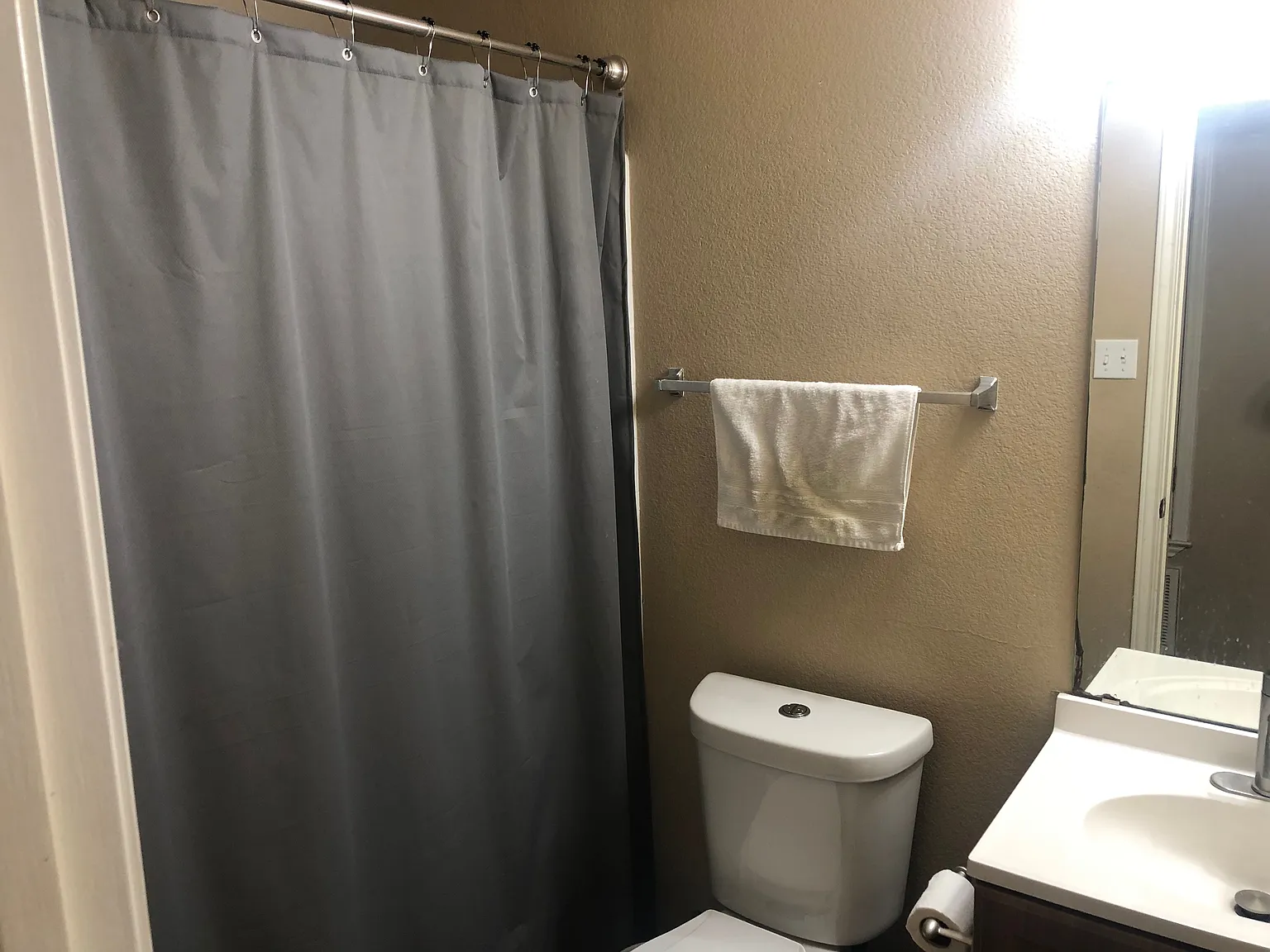 3 bed, 1500 sqft, $2,050 — Photo 4