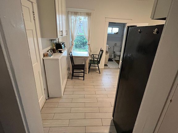 3rd image of 53 S Washington St APT 1n