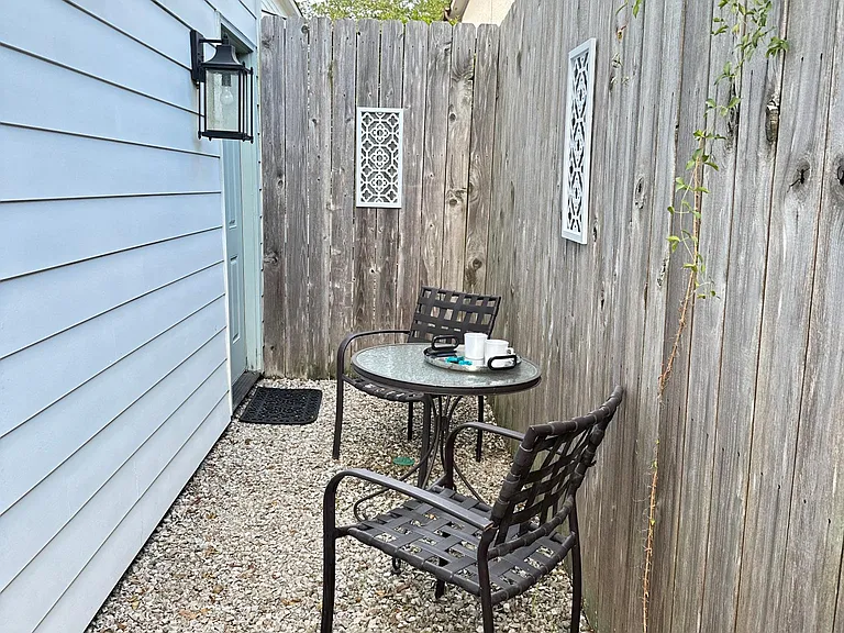 1656 Belmont Ave #B — Photo 24