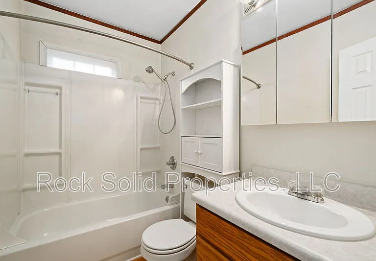316 E 20th St — Photo 19