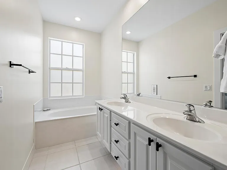 119 Waterford Dr — Photo 15