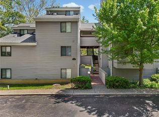 1307 Prospect Village Ln APT F, Ballwin, MO 63021