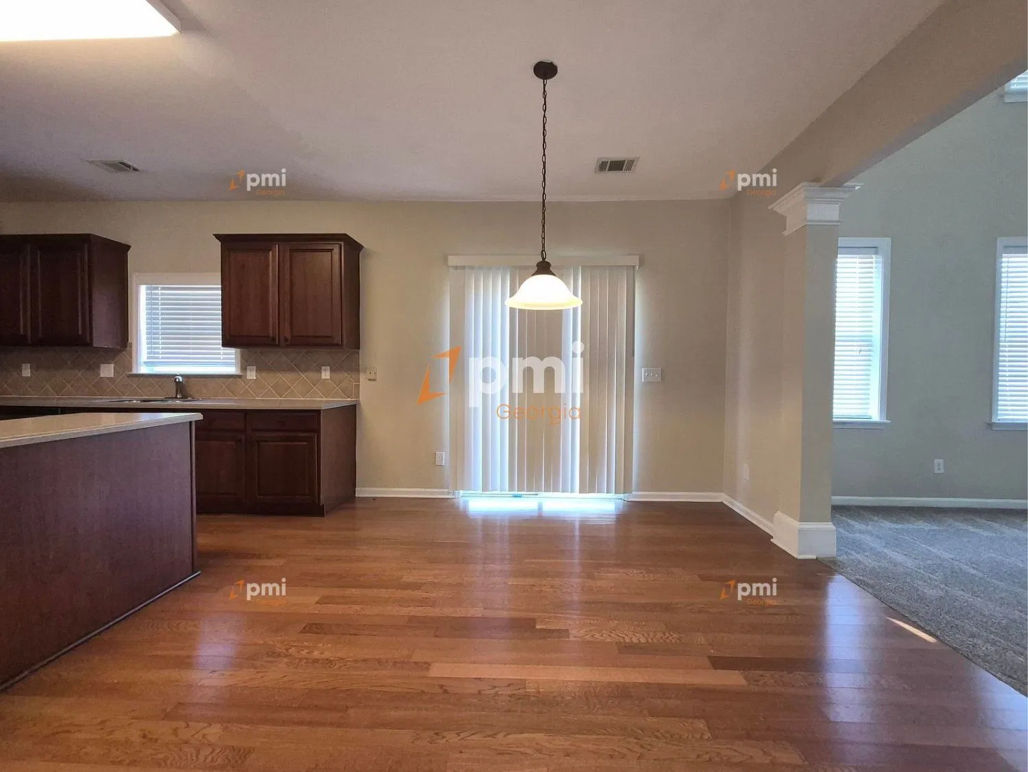 3 bed, 2.5 bath, 2870 sqft, $1,885 — Photo 3