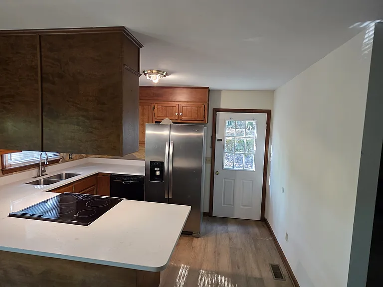 119 Pioneer Dr — Photo 5