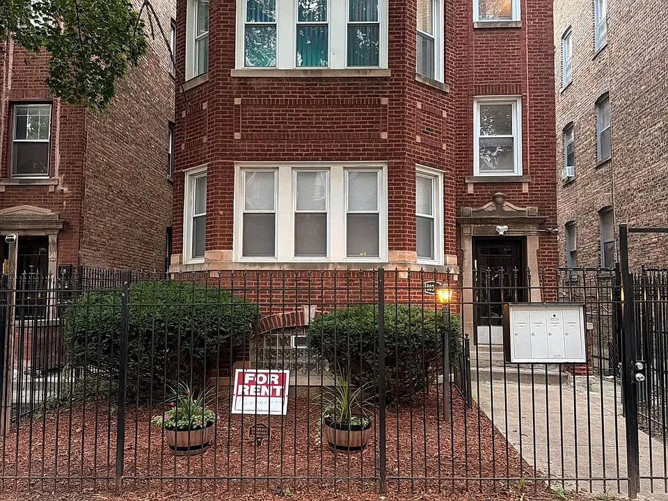 8034 S Maryland Ave #3