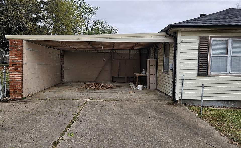 2nd image of 112 N 13th St