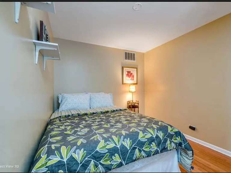 249 Brittany Dr — Photo 2