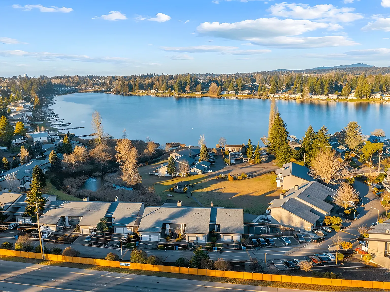 Township Lake Meridian — Photo 1