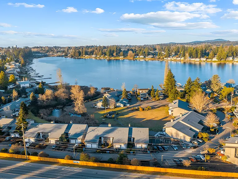 Township Lake Meridian — Photo 1