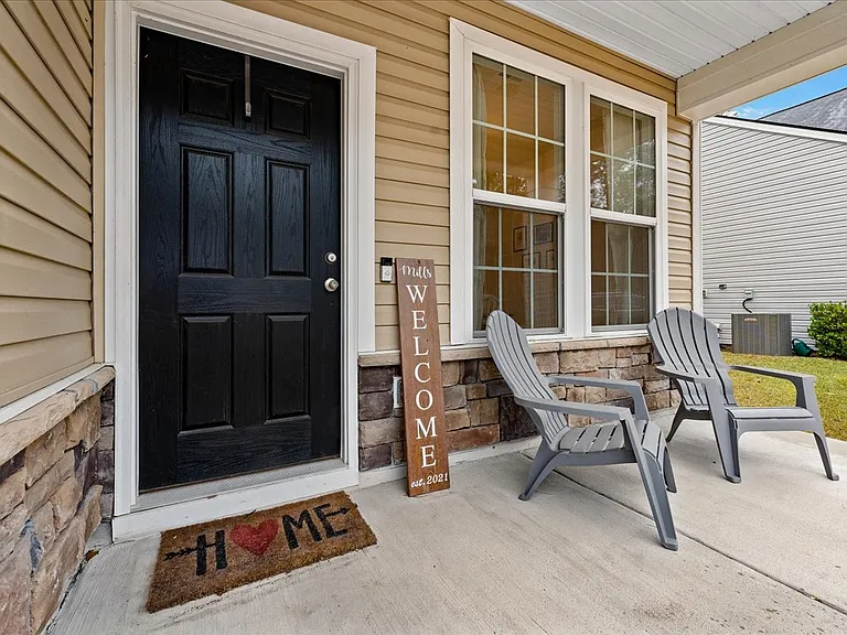 128 Caleb Ct — Photo 3