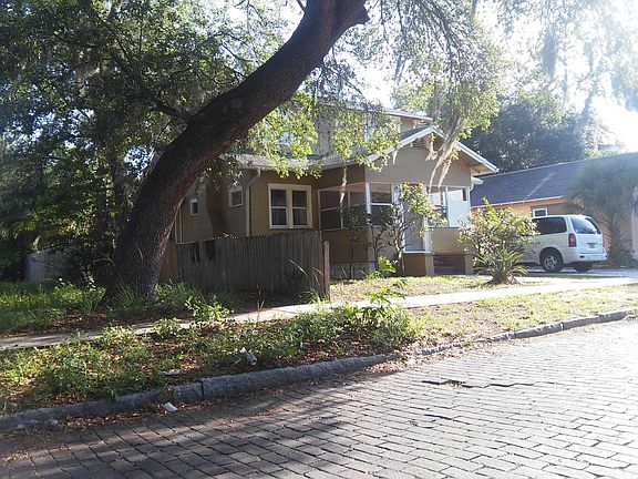 3rd image of 953 James Ave S