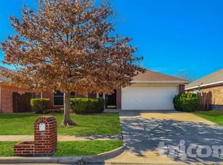 5718 Magnum Dr, Arlington, TX 76018