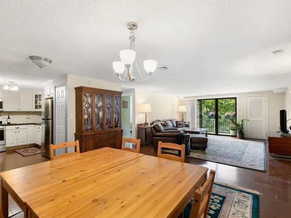 8 9th St APT 411, Medford, MA 02155