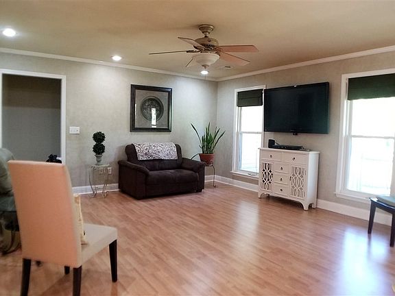 3rd image of 6075 Taylor Dr