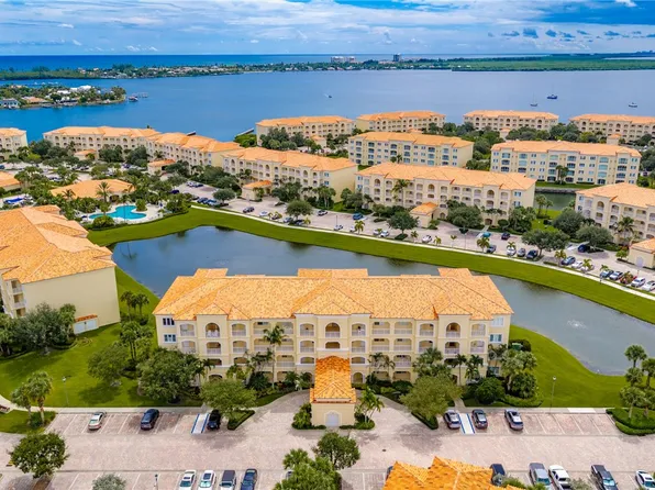 1 Harbour Isle Dr E Unit 202, Fort Pierce, FL 34949