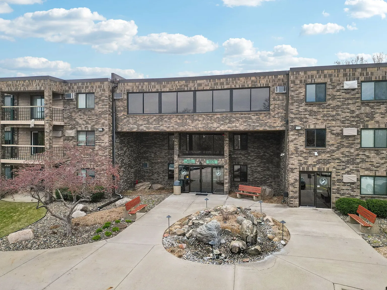 Park Place Apartments in Burnsville — Photo 1