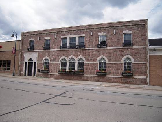 1st image of 140 Burlington Ave
