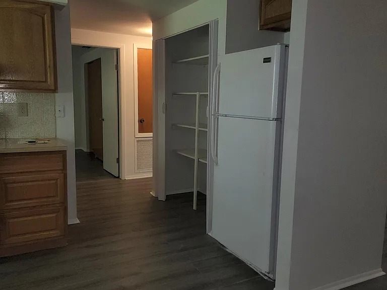 230 Monroe Ave — Photo 5