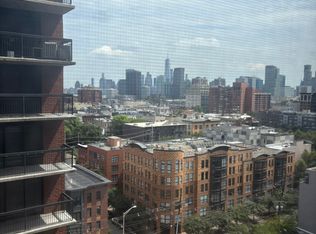 700 1st St APT 13L, Hoboken, NJ 07030