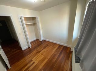 4318 Main St, Flushing, NY 11355