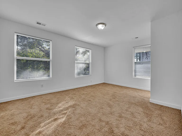 2348 Court R — Photo 32