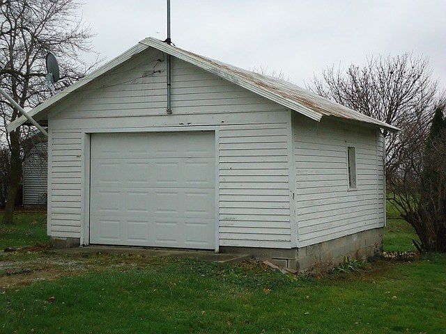 2nd image of 390 E Center St
